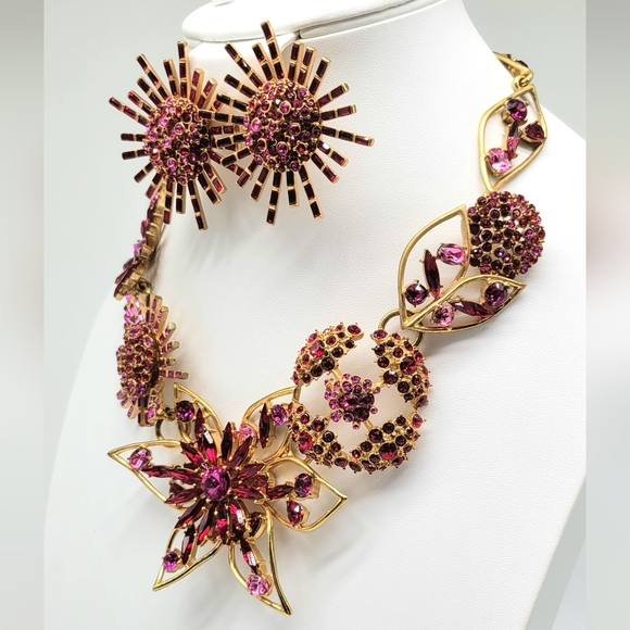 Oscar de la Renta Garnet + Ruby Swarovski Crystal Flower Statement Jewelry Set - Picture 7 of 13